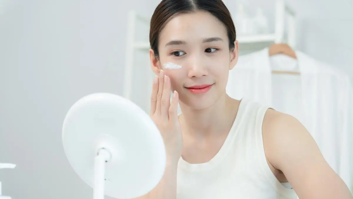 Urutan Aplikasi Skincare dari Tekstur Ringan ke Pekat