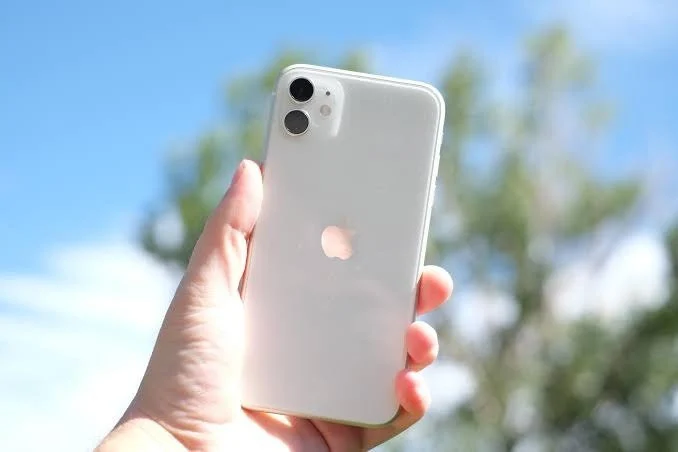 18 Ponsel Android Desain iPhone Pro Max: Worth It?