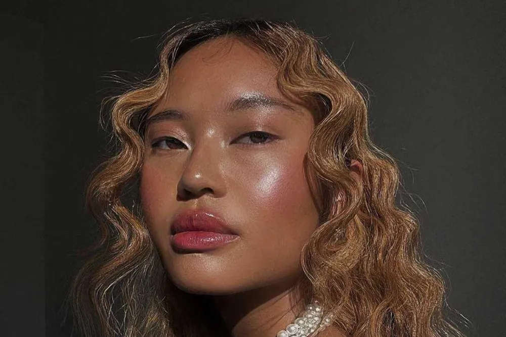 5 Kesalahan Makeup di Cuaca Panas yang Bikin Foundation Crack dan Bedak Cakey