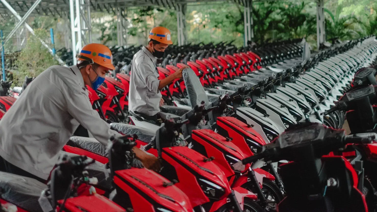 Motor Listrik Nasional 11 Juta Unit: Ambisi Besar, Kredit Seret