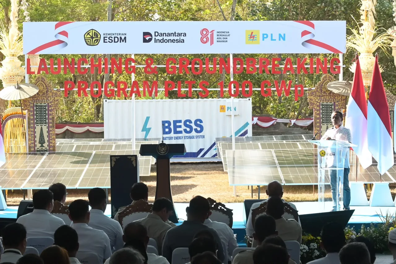PLTS 100 GWp Hemat Rp 73,9 Triliun: Lompatan Menuju Swasembada Energi