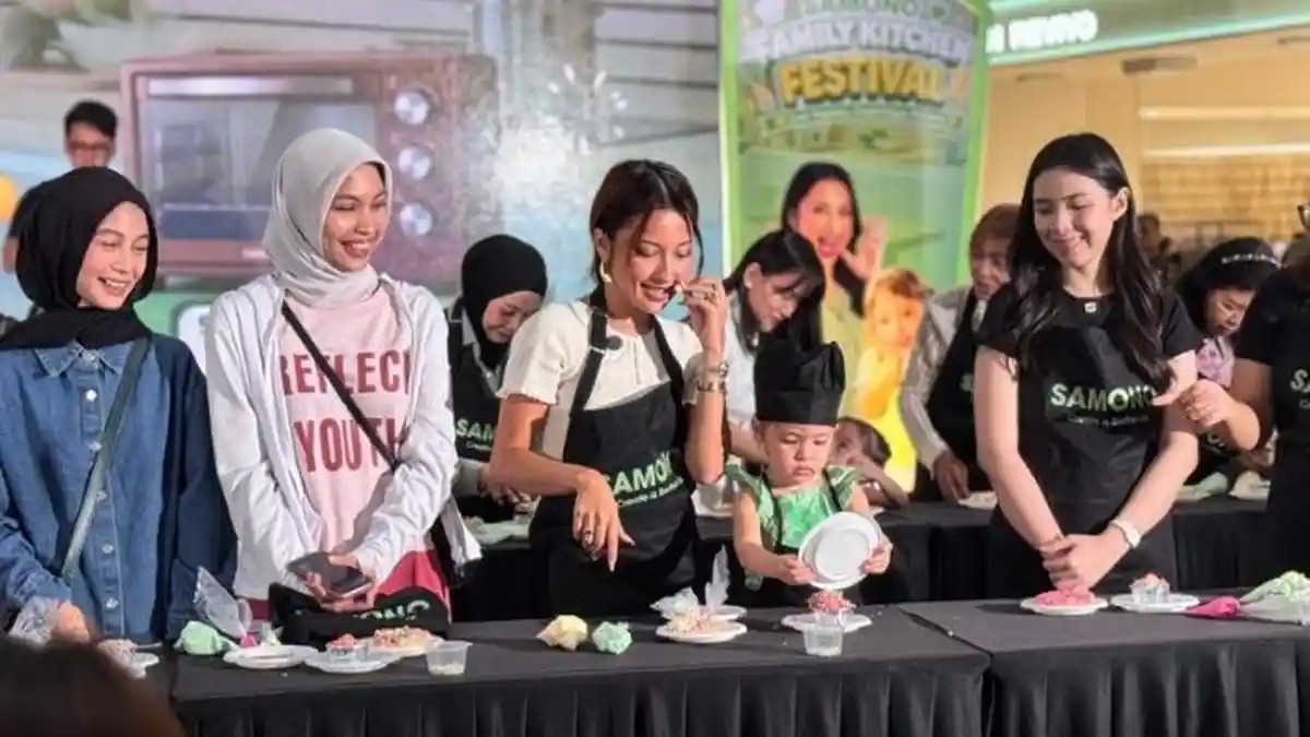 Selebriti Ramaikan Festival Kuliner Keluarga dengan Dapur Pintar