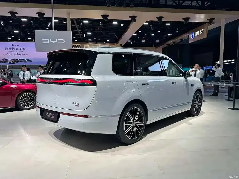 BYD Sealion 08: SUV Listrik Premium dengan Jangkauan 900 km