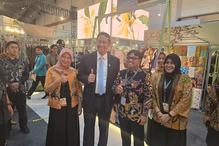 UMKM Casual Wear Lokal Tembus Festival Industri Kreatif