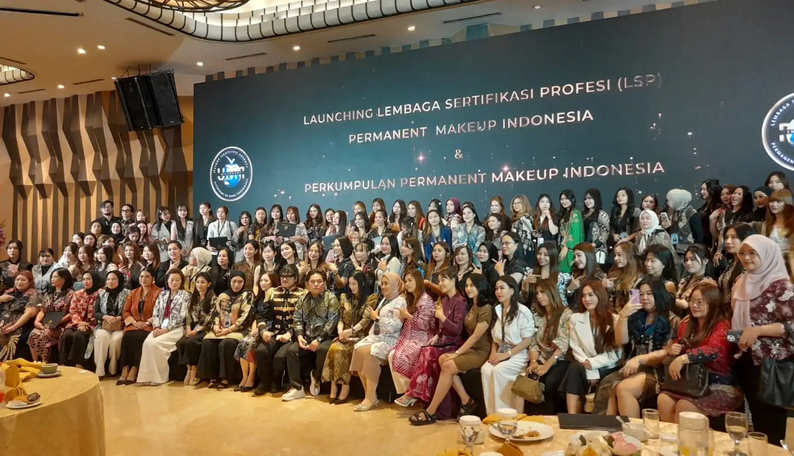 Sertifikasi Kompetensi Permanent Makeup: Mengapa Kini Wajib
