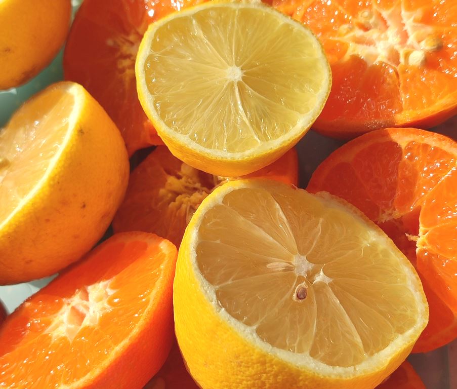 Jeruk: Buah Citrus yang Lindungi Jantung dan Cerahkan Kulit