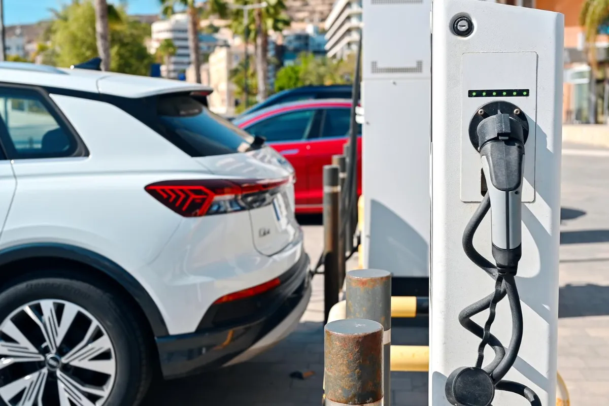 Mobil Listrik atau Hybrid? Panduan Memilih Sesuai Gaya Hidup