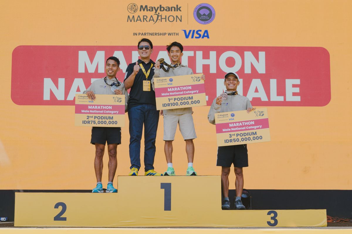 Robi Syianturi Juara Maybank Marathon dan Lelang Jersei untuk NTT
