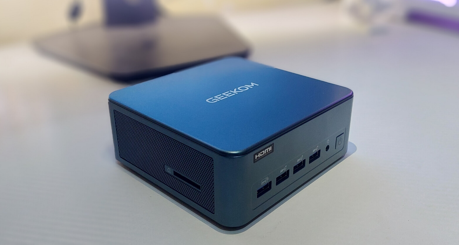 Acemagic F2A vs Geekom IT12 Max: Mini PC Flagship untuk Workstation Kompak