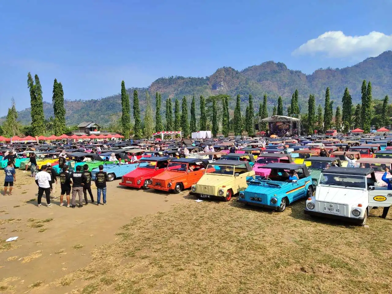 Parade Budaya dan Festival Kendaraan Menggerakkan Ekonomi Lokal