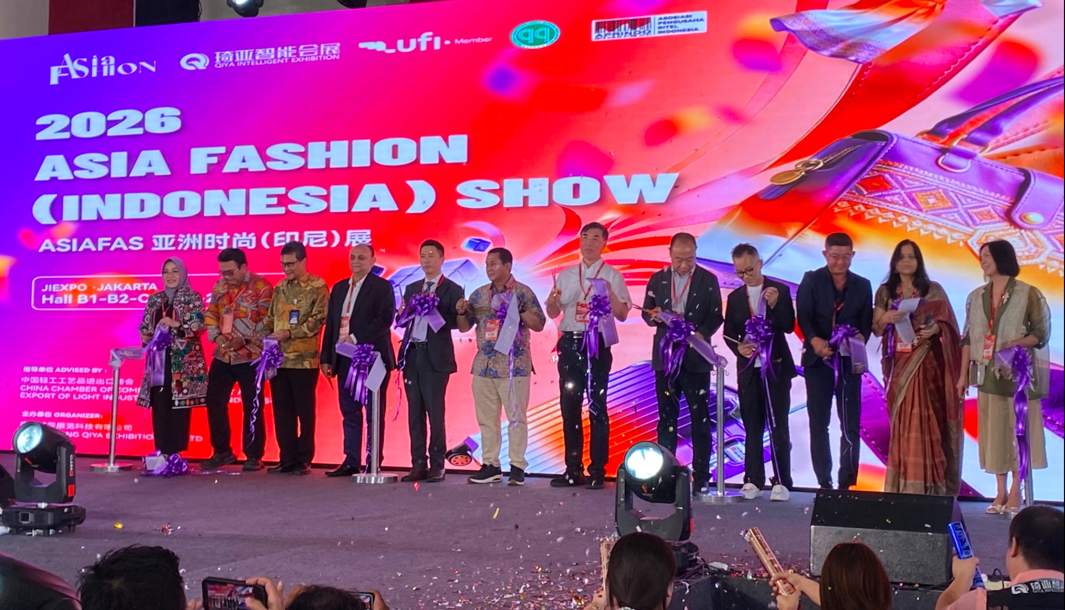 Kolaborasi Lintas Negara Mengubah Peta Fashion Week