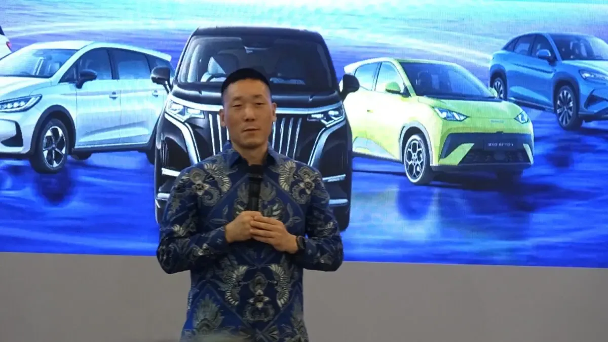 GIIAS Surabaya: Parade Lengkap Mobil Listrik dan Hybrid NEV