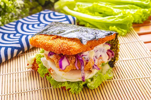 Nasi Kuning Lipat dan Burger Sushi: Nasi Kekinian Serba Praktis