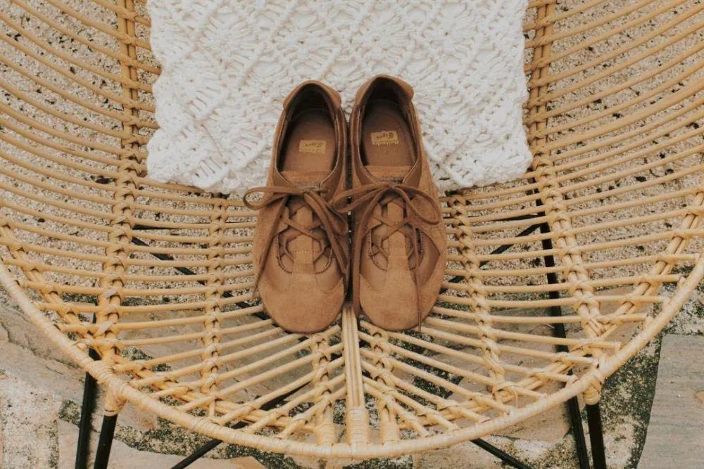 Sneaker Ballet: Sporty-Chic Baru di Dunia Sepatu Flat