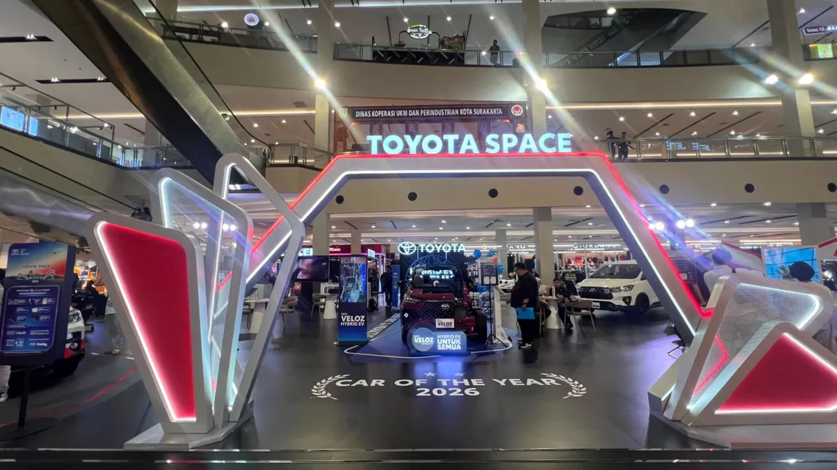 Toyota Pamer Teknologi Hybrid, Promo Bunga Rendah, dan Target 400 SPK
