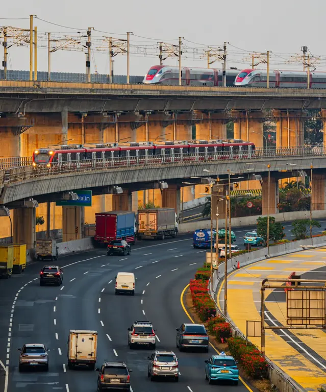 LRT Jabodebek Tembus 3 Juta Penumpang, Sinyal Transformasi Mobilitas Perkotaan