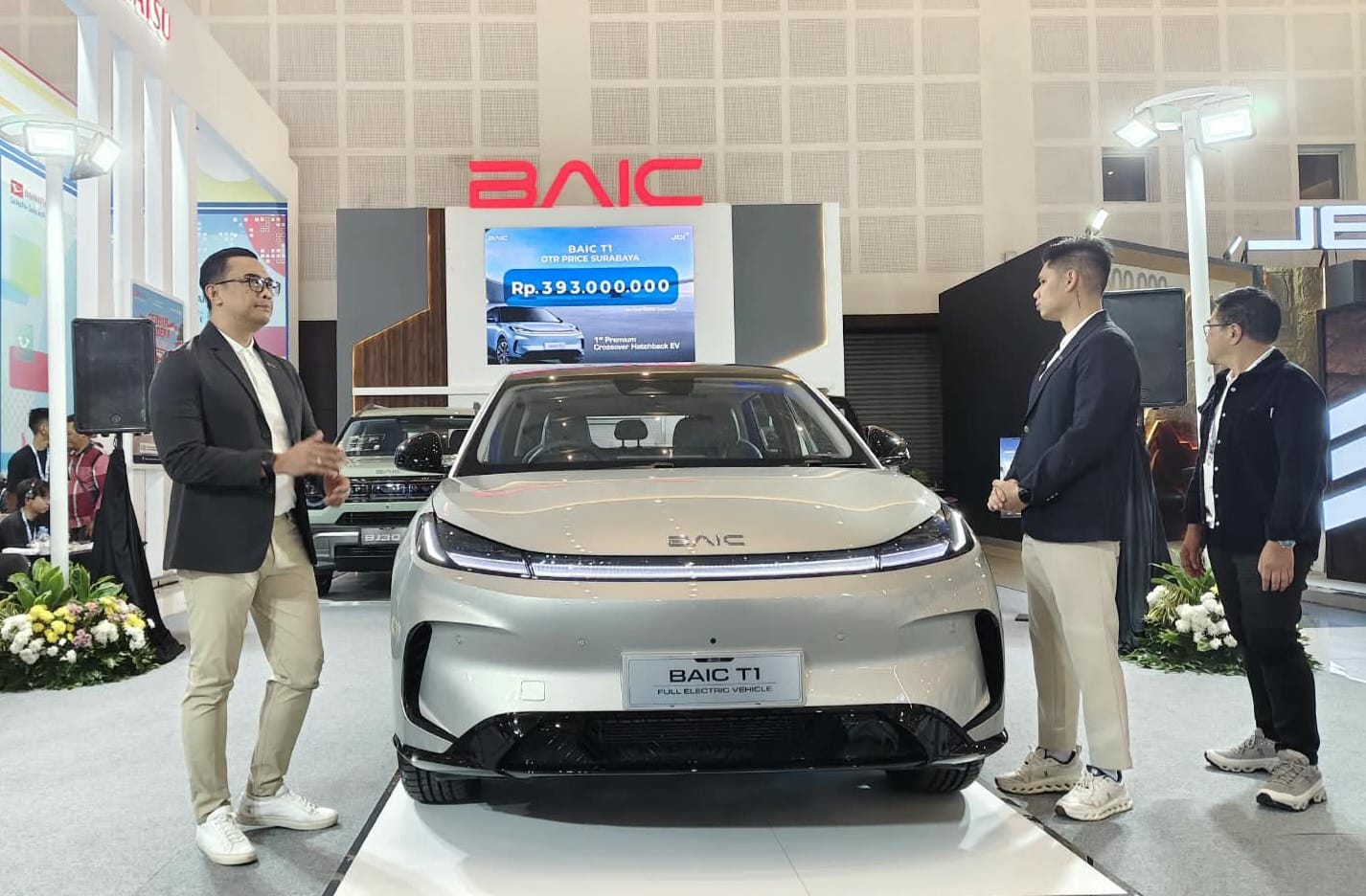 GIIAS Surabaya: Parade Lengkap Mobil Listrik dan Hybrid NEV