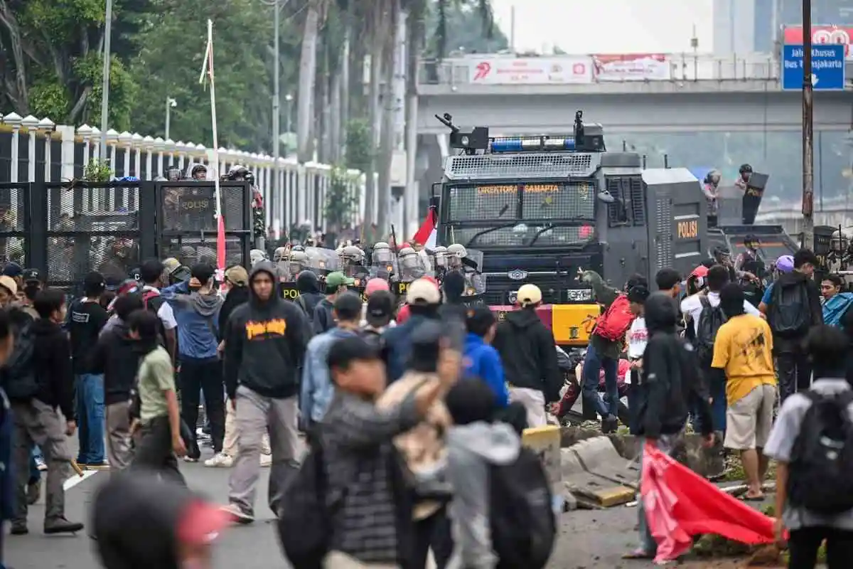 Panduan Menghindari Kemacetan Demo DPR dengan Rute Alternatif