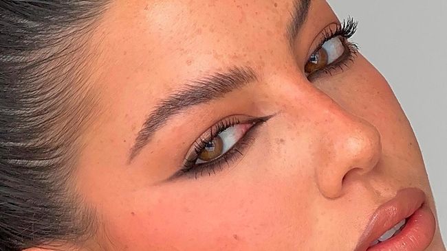 Teknik Eye Makeup Idol K-Pop untuk Tatapan Berkilau
