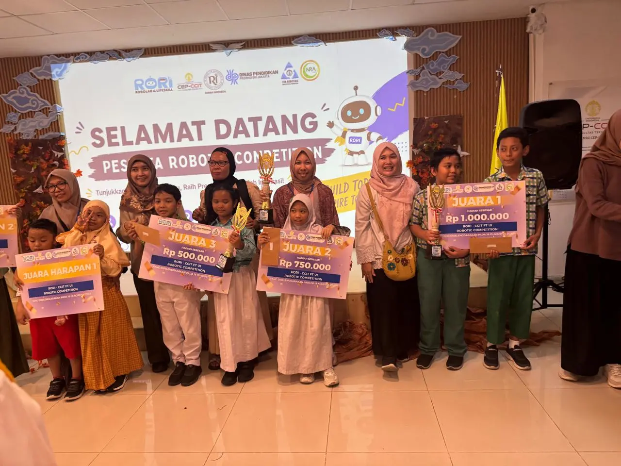 Kompetisi Robotika dan Festival Sains: Melahirkan Generasi Inovator Muda