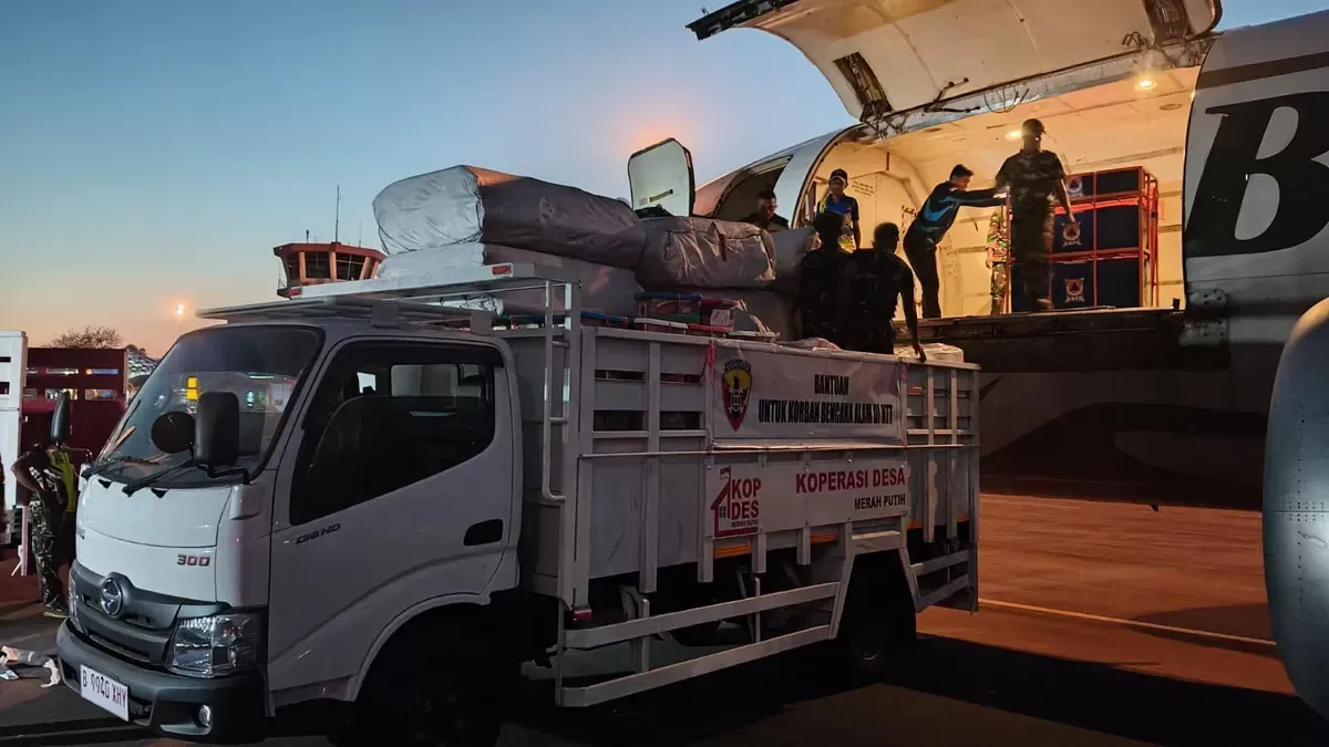Dari Udara hingga Laut: Logistik Bantuan Gempa yang Tak Boleh Macet di Flores