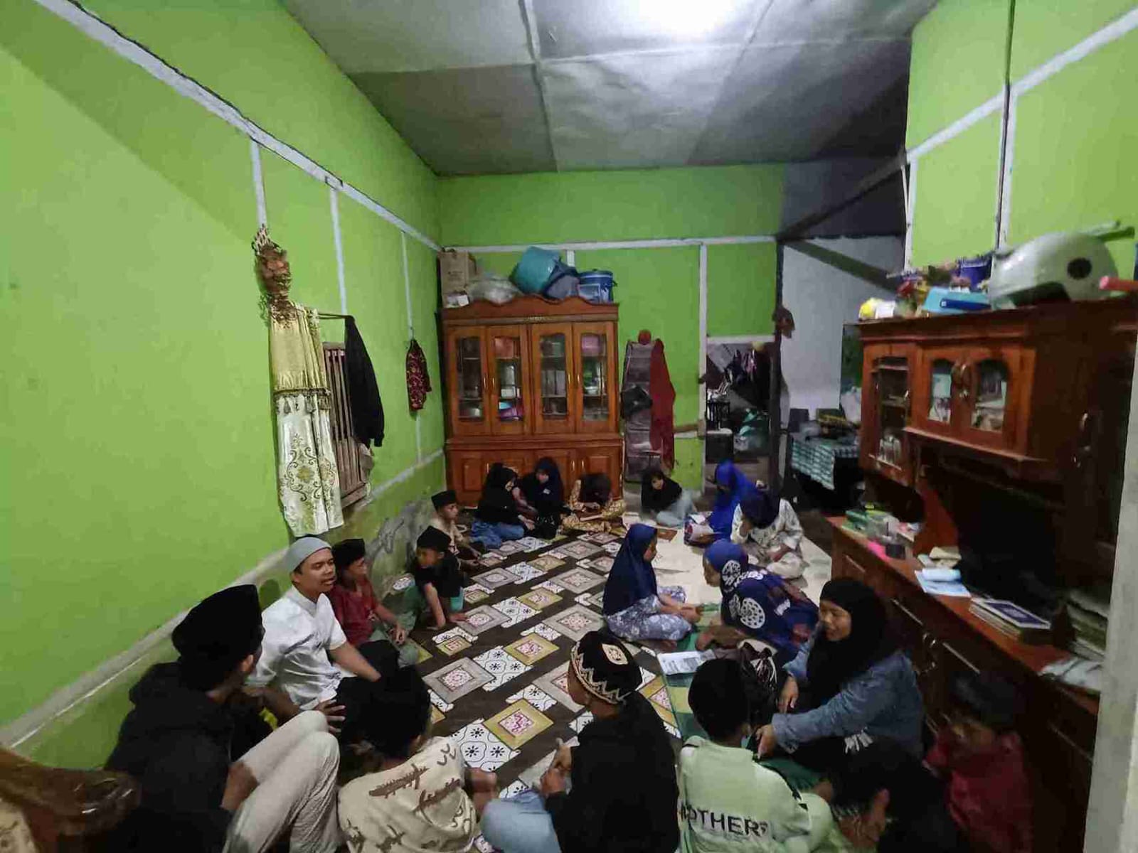 Dari Tenda Pengungsian ke Madrasah Digital: Wajah Baru Pembelajaran Al-Quran Komunitas