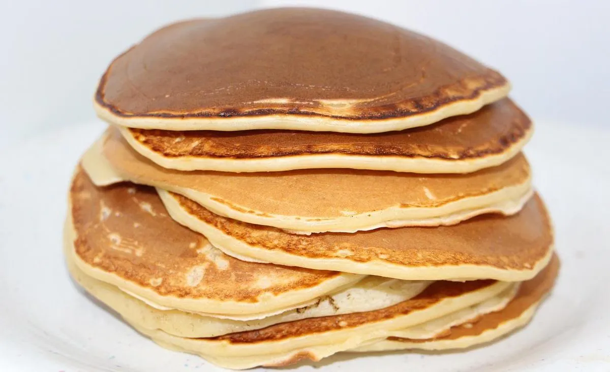 Pancake Pisang Kelapa vs Waffle Kelapa Gula Aren