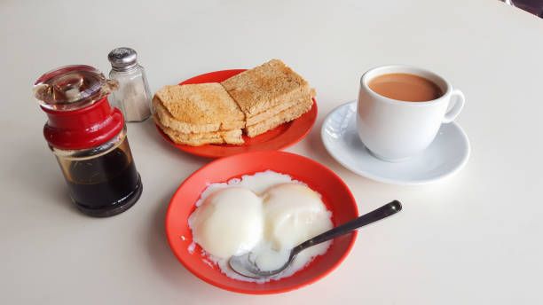 5 Destinasi Foto Paling Viral: Dari Tabebuya Kemang hingga Kopitiam Bergaya Singapura