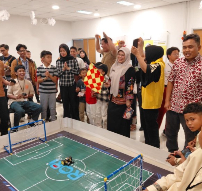 Kompetisi Robotika dan Festival Sains: Melahirkan Generasi Inovator Muda