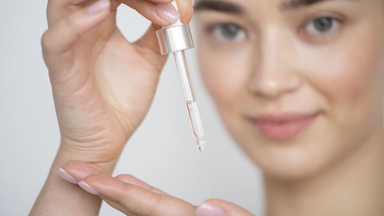 Kandungan Skincare Terbaik untuk Menjaga Hidrasi Kulit Saat Pergantian Musim