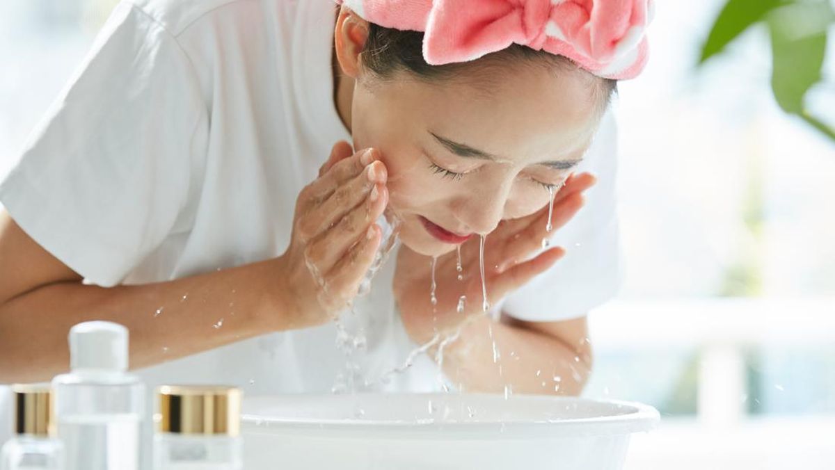 6 Kebiasaan Cuci Muka yang Merusak Kulit dan Cara Memperbaikinya