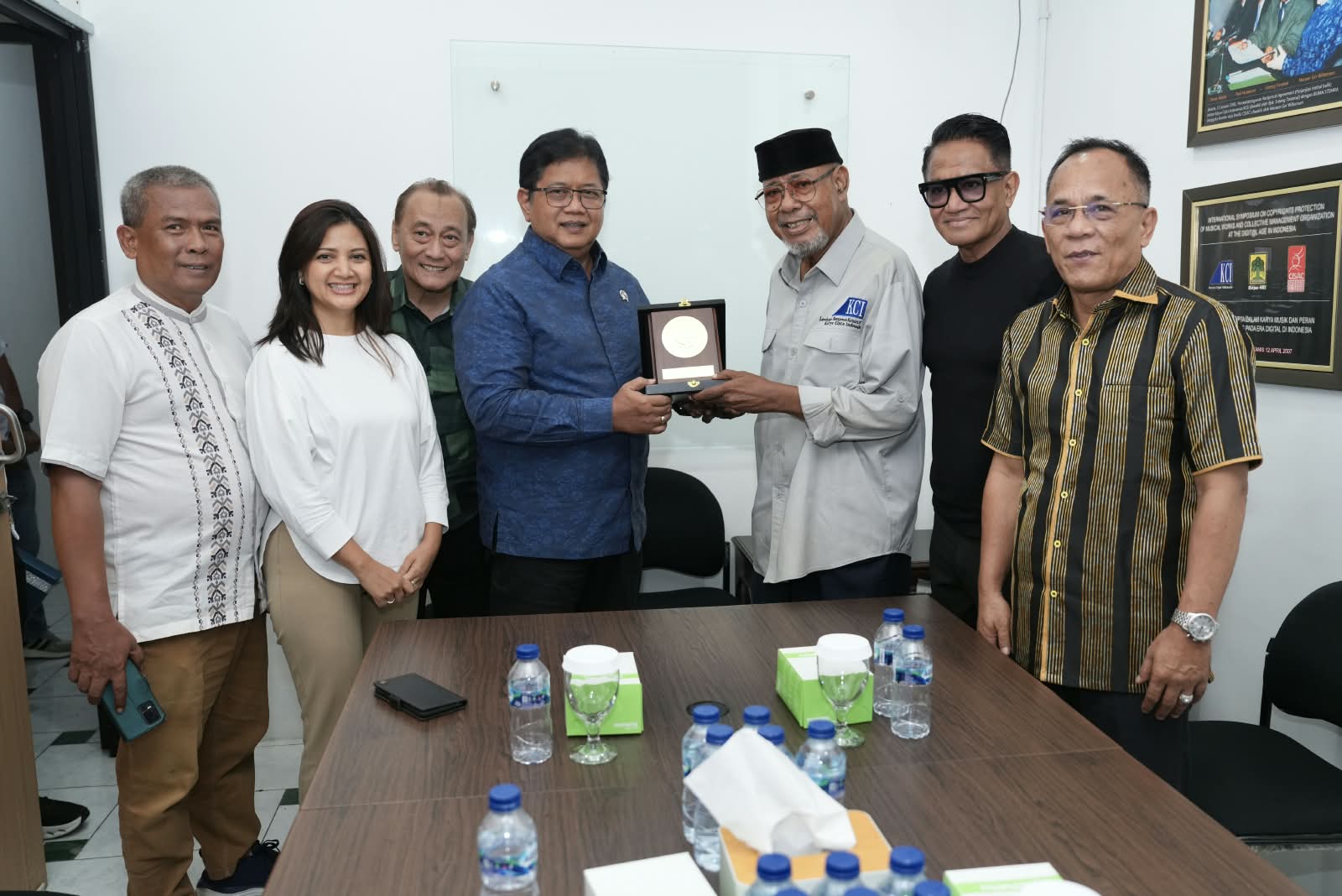 Royalti Musik: Hak Cipta Lagu, Bukan Pajak Usaha