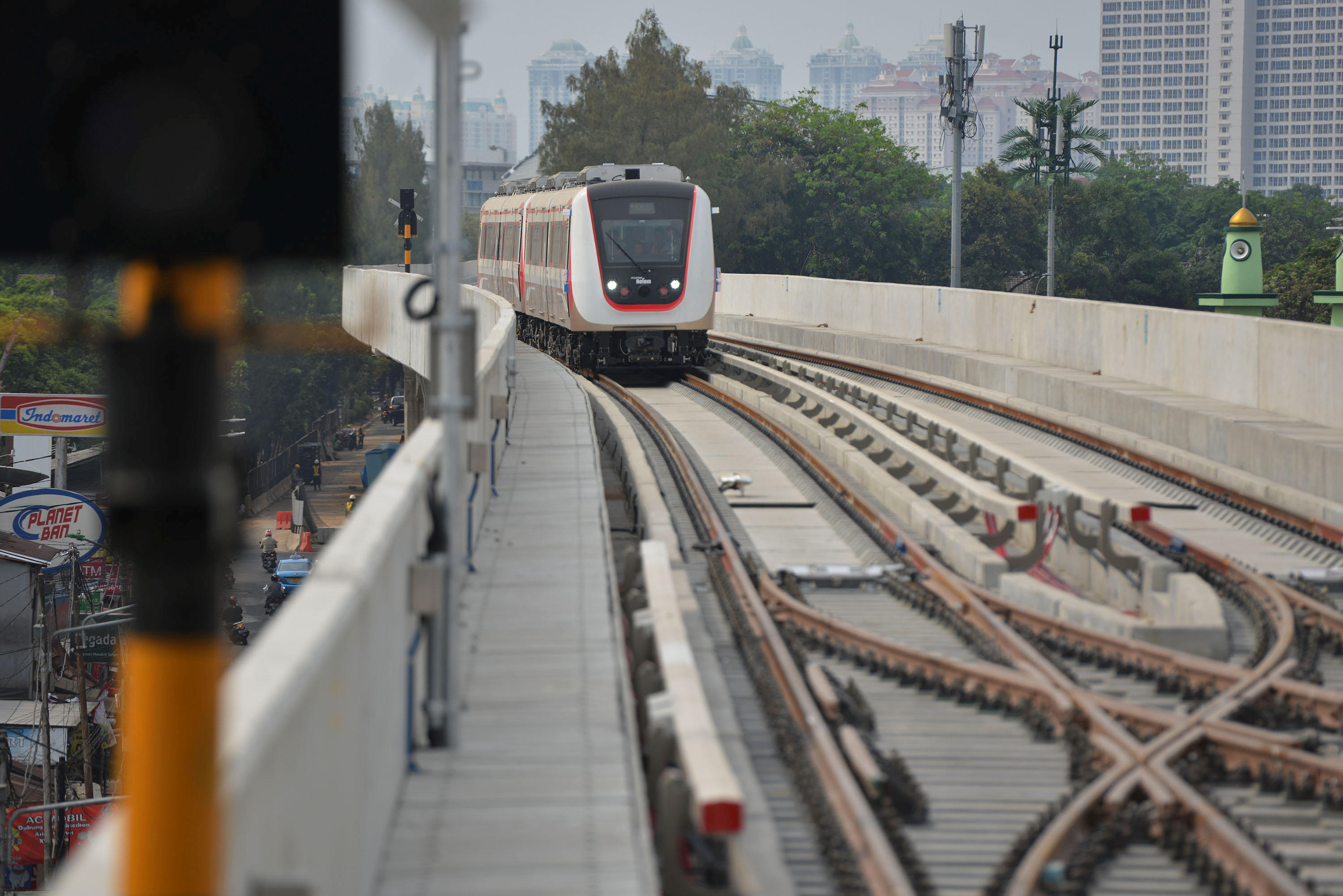 LRT Kelapa Gading–Manggarai Ditunda: Harga Kesempurnaan Layanan