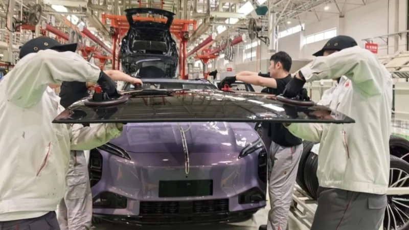 Atap Surya untuk Mobil Listrik: Tambahan Jangkauan Tanpa Colok
