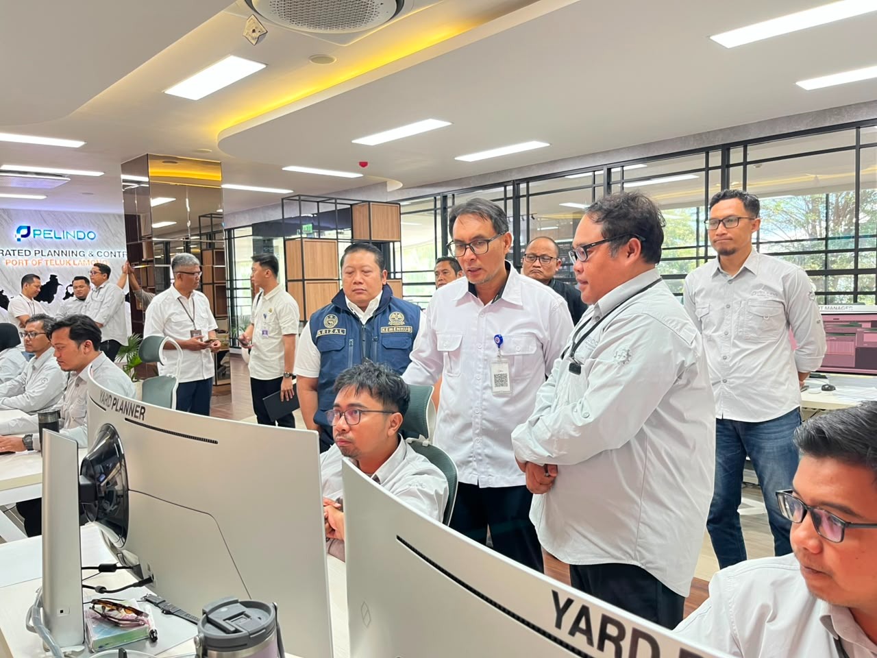 Terminal Teluk Lamong, Pionir Pelabuhan Hijau Berbasis Elektrifikasi dan PLTS