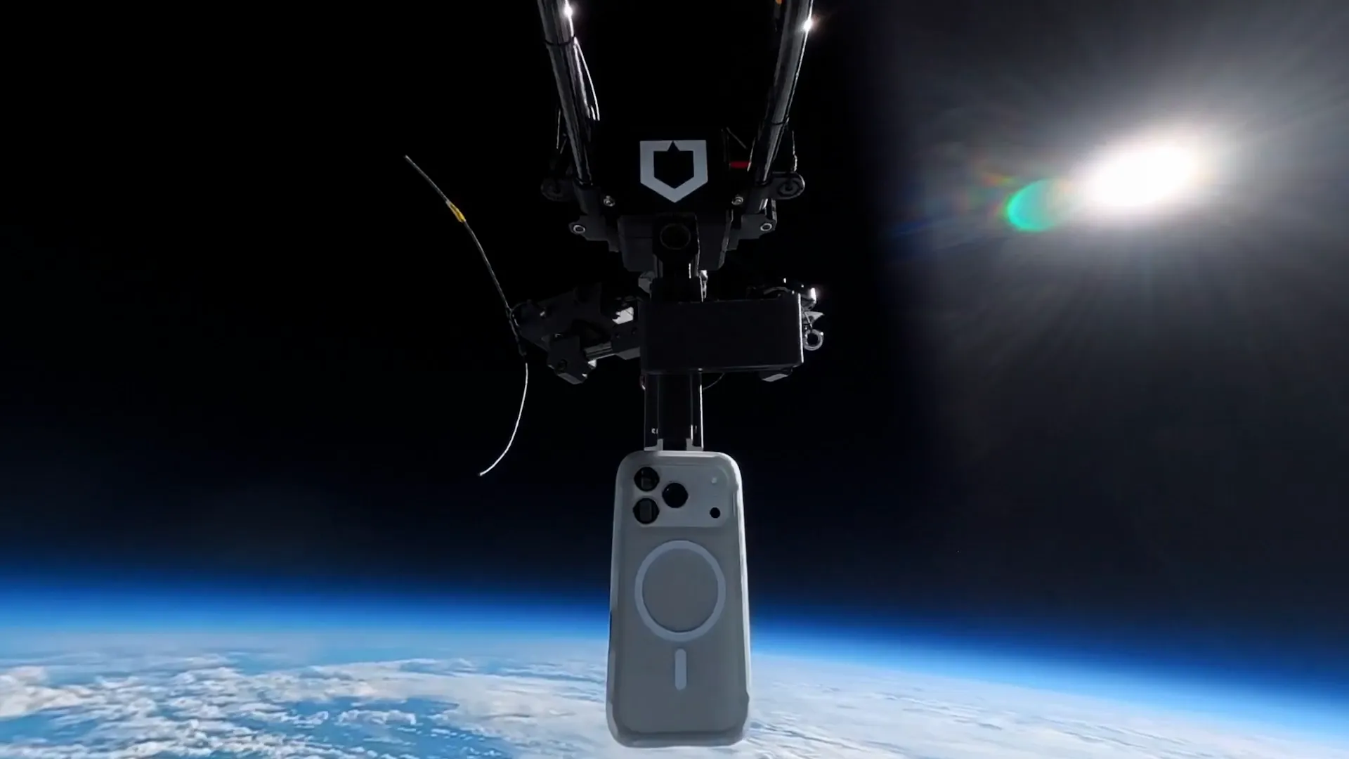 iPhone 17 Pro Jatuh dari 30.607 Meter: Seberapa Tangguh Sebenarnya?