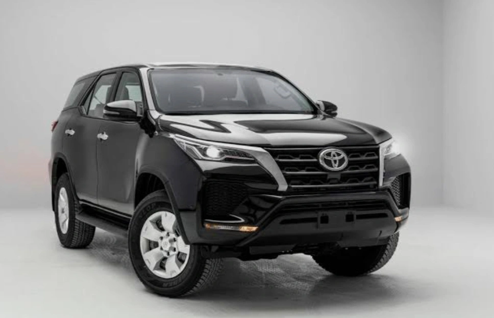 Toyota Fortuner: Desain Agresif, Mesin Tangguh, dan Fitur Modern