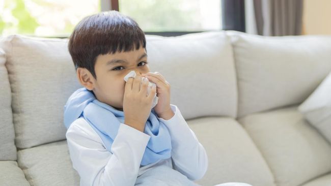 Bersin Pagi, Mimisan, dan Bercak Putih: Kapan Wajar, Kapan Waspada?