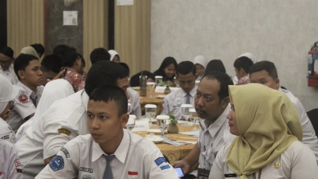 Ratusan Guru dan Pelajar Menggali Literasi AI dari Sekolah hingga Pesantren