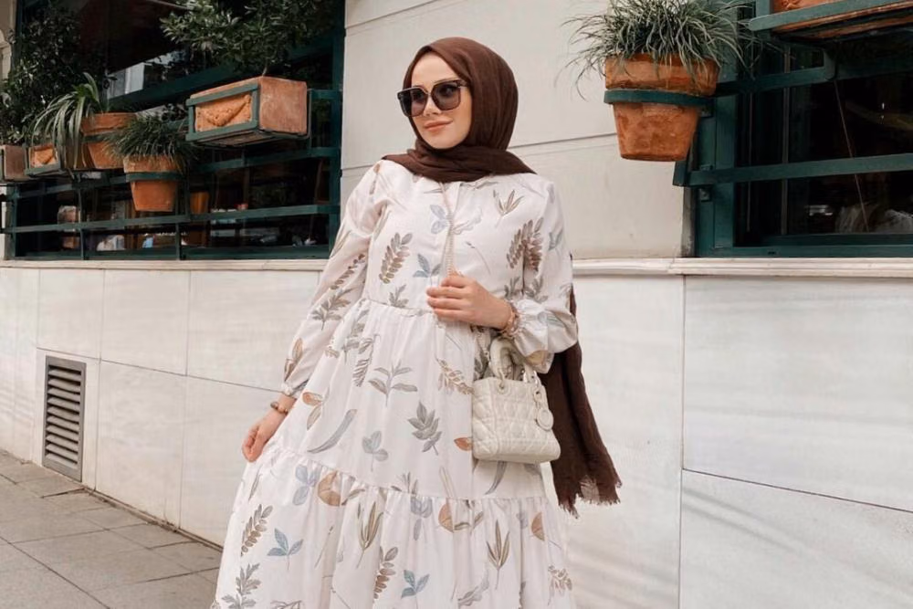 Panduan Styling Gamis Modern dengan Outer Brokat Anggun