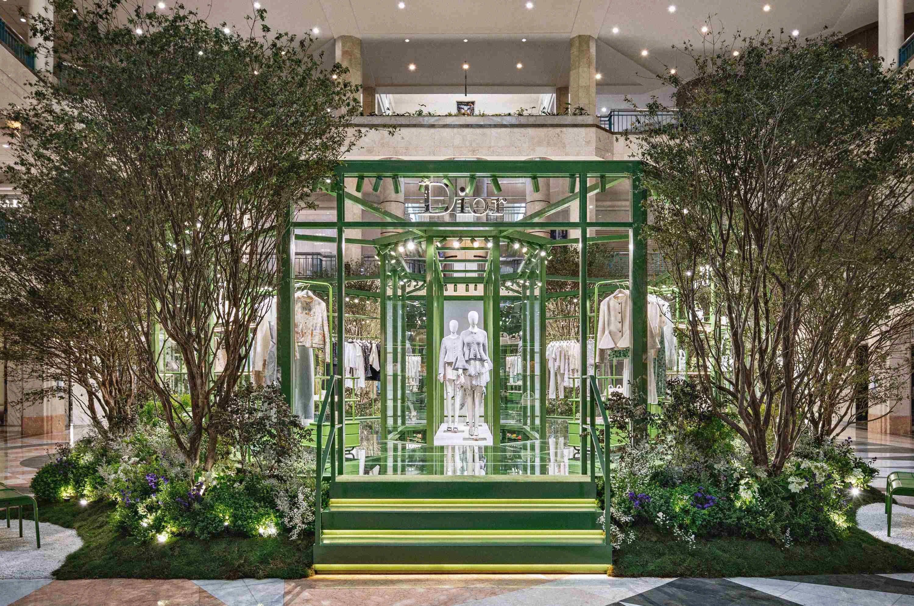 Dior, URBAN REVIVO, dan TULOLA: Sinyal Baru Pasar Fashion Premium Jakarta