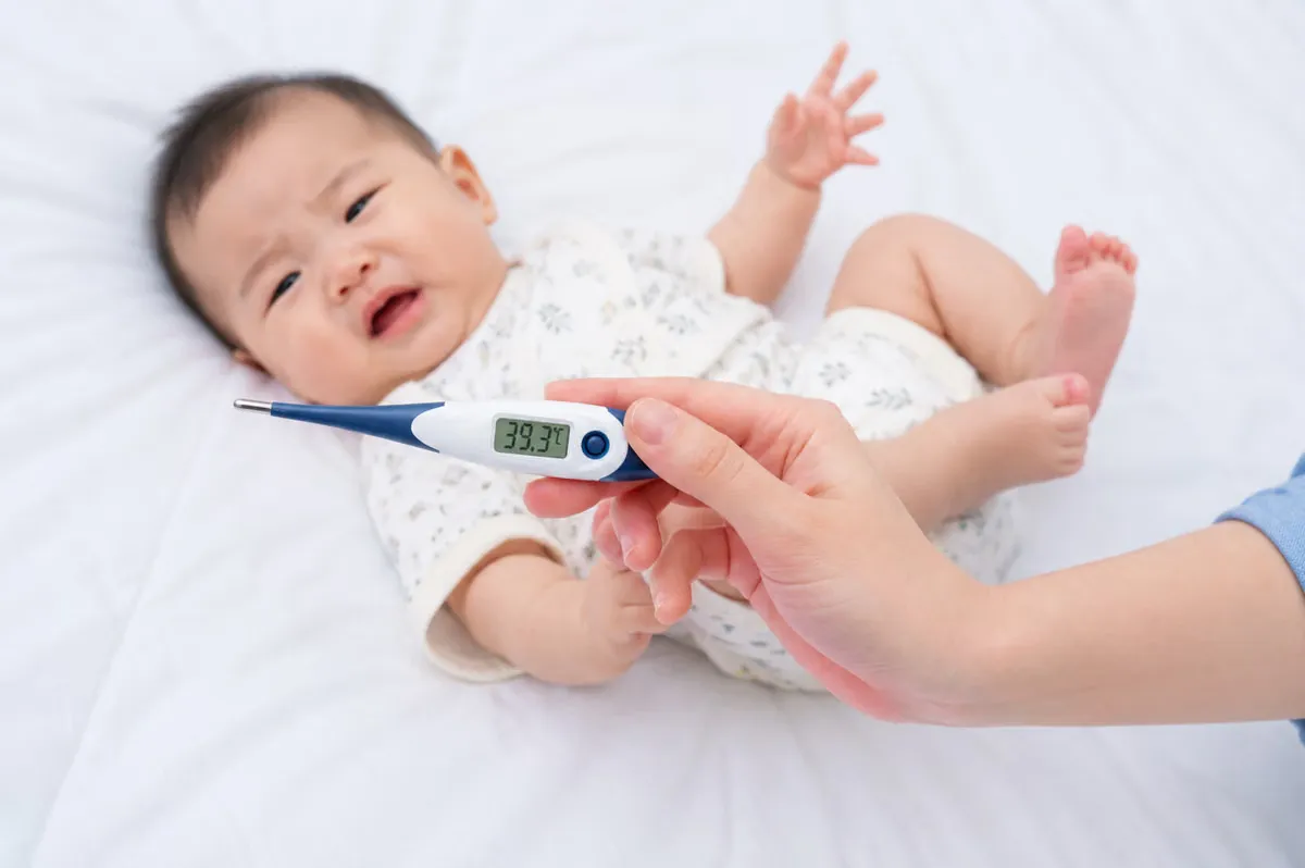 Demam pada Anak: Panduan Dokter untuk Orang Tua di Rumah
