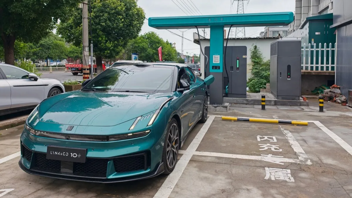 Geely dan Teknologi Charging 1.000V: Senjata Baru dalam Perang Fast Charging EV