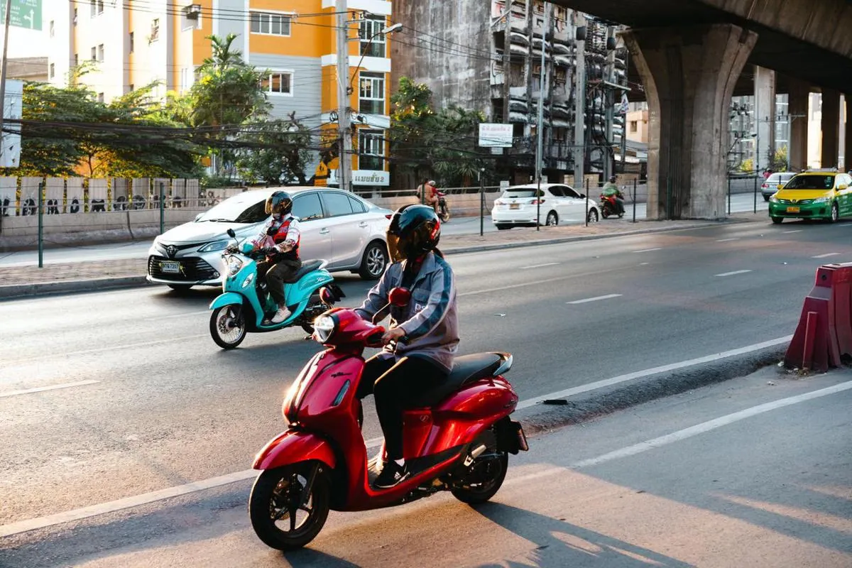 Mengapa Mobil Boros di Awal Perjalanan dan Cara Menghemat Bensin