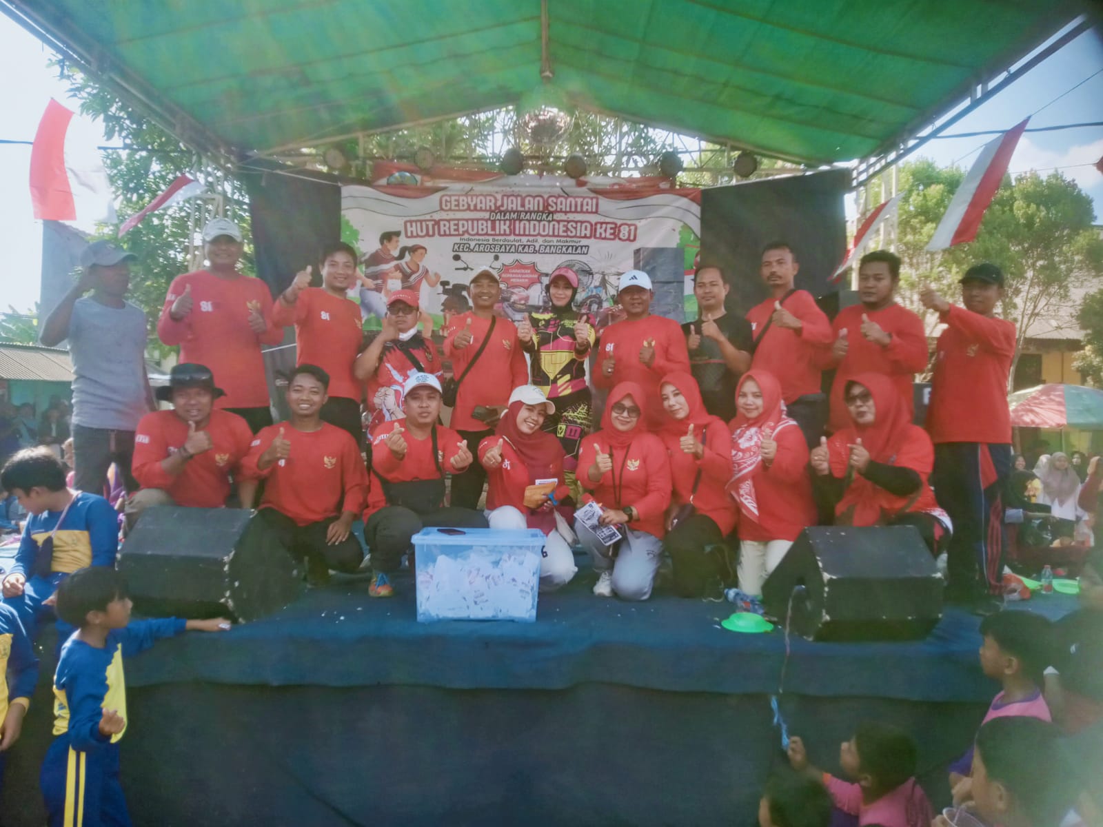 Ribuan Peserta Jalan Sehat dan Senam Bersama Menggerakkan Gaya Hidup Sehat