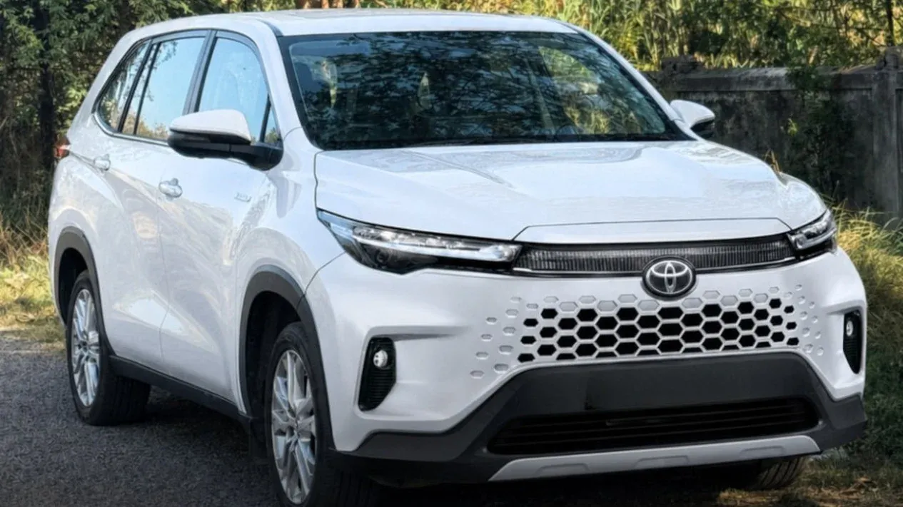 Innova Zenix Facelift: Wajah Hilux, Jiwa MPV Keluarga