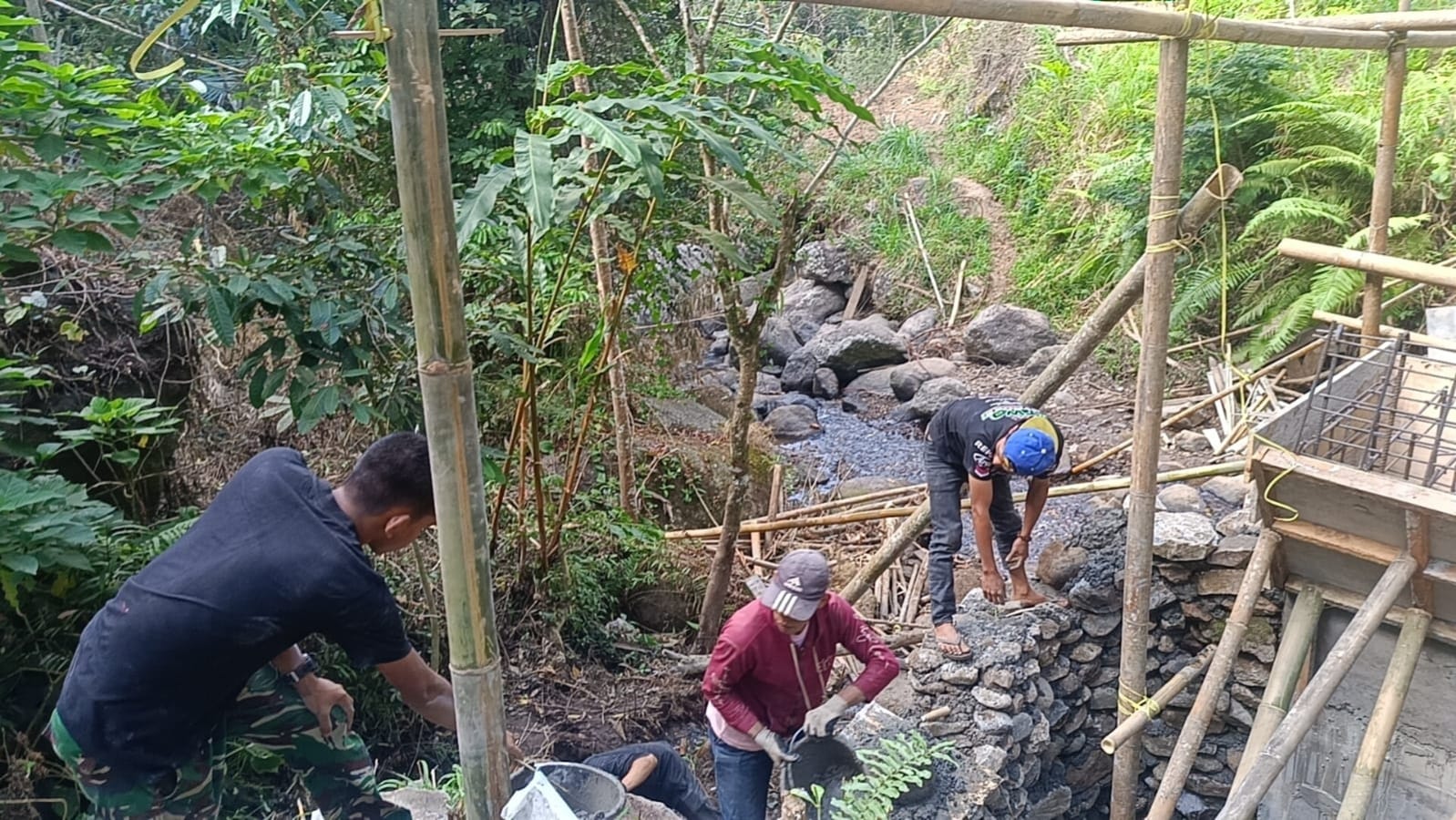 Dari Terisolasi Menjadi Terhubung: Jembatan Pedesaan sebagai Motor Akses Ekonomi