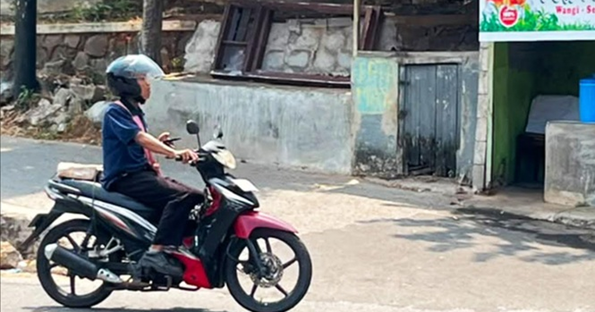 Gadget Saat Berkendara: Bahaya Distraksi dan 5 Cara Aman Menggunakannya