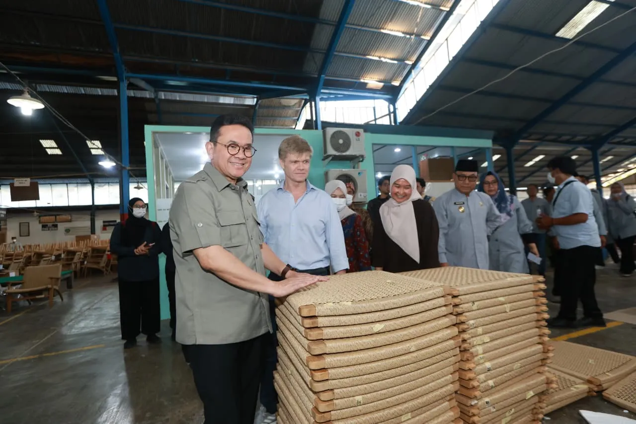 Kayu Jati Banyuwangi Menembus Pasar Global