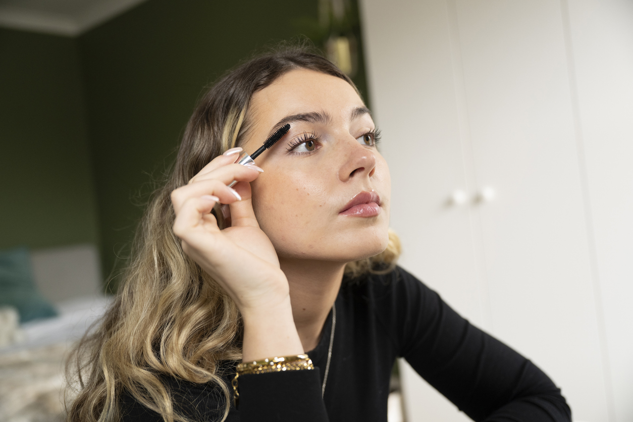 Tubing Mascara vs Konvensional: Mana yang Benar-Benar Tidak Luntur?